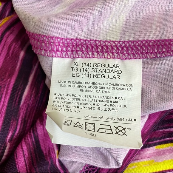 Old Navy Active Long Sleeve Athletic Pullover - Picture 6 of 8